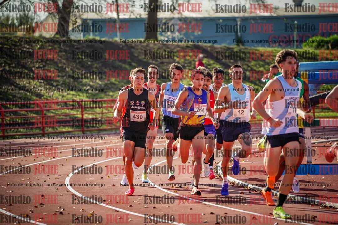 Fotos de los 1500 m llanos de varones
