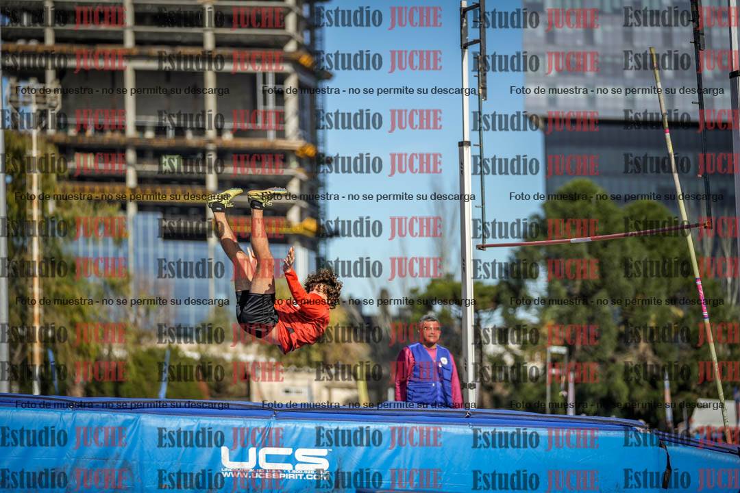 Fotos del salto con garrocha de varones - decatlón 8