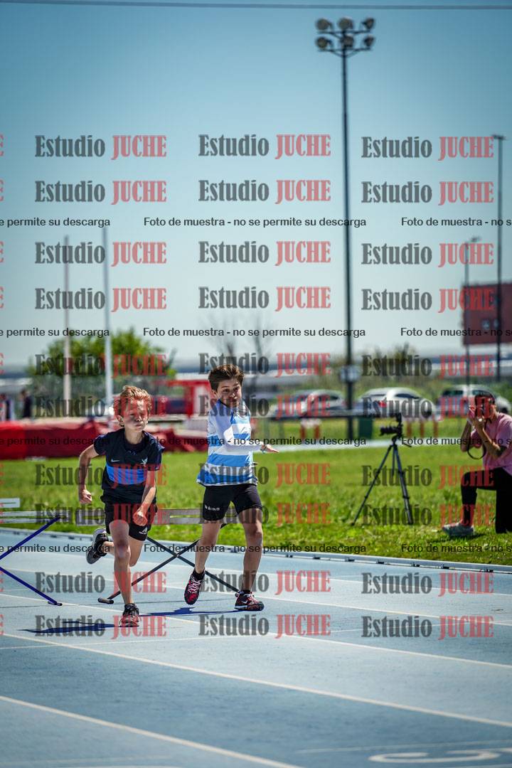 Fotos de los 60 m con vallas de varones