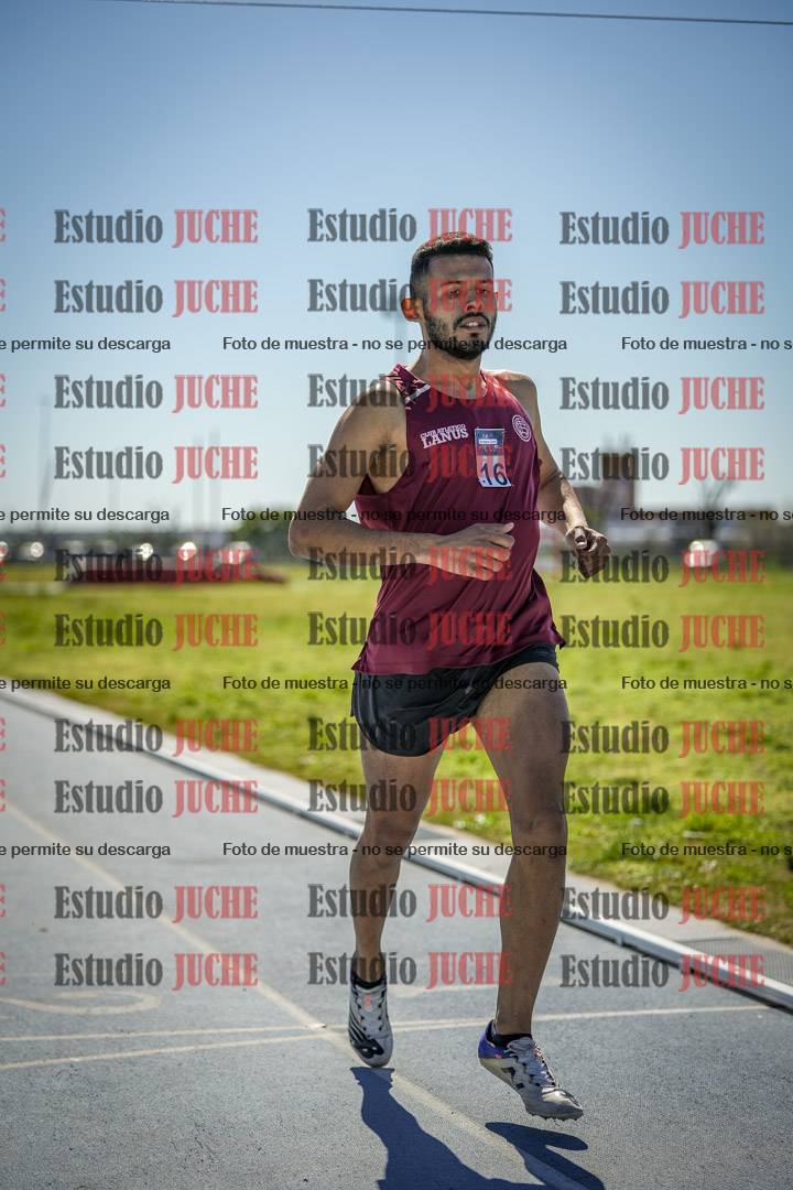 Fotos de los 800 m llanos de varones