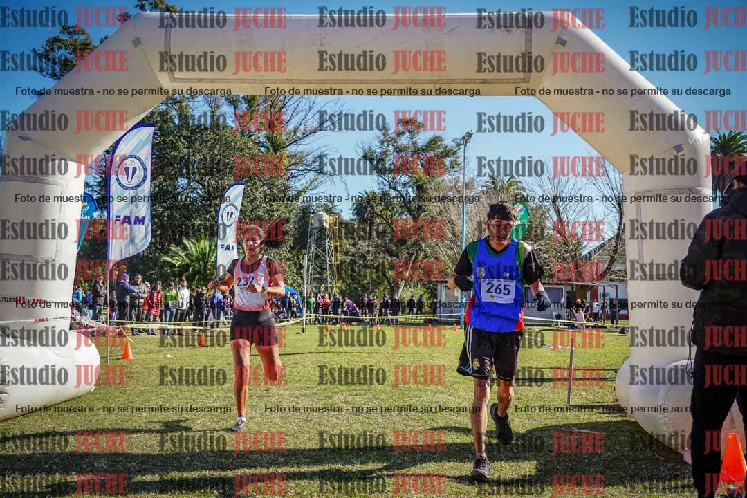 Fotos de la llegada del cross de 6000 m