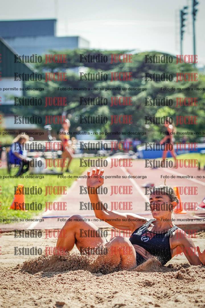 Fotos del salto en largo de mujeres
