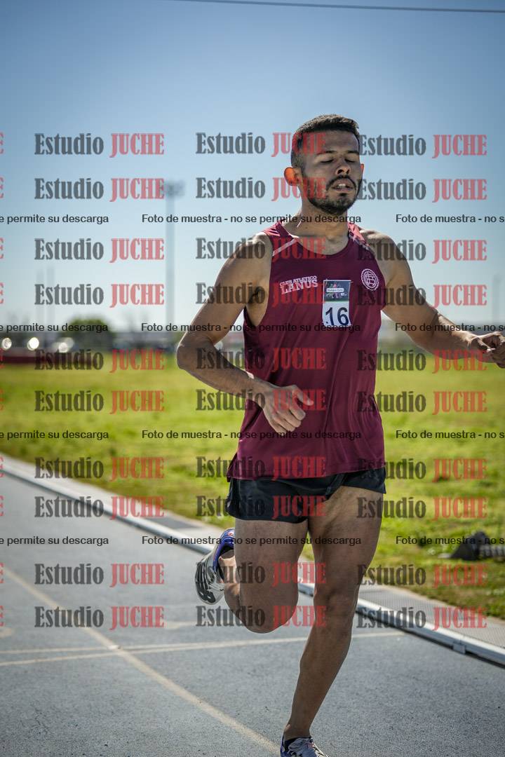 Fotos de los 800 m llanos de varones