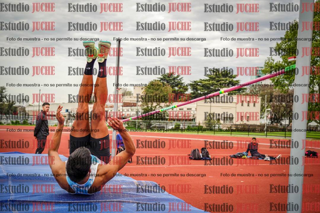 Fotos del salto en alto de varones
