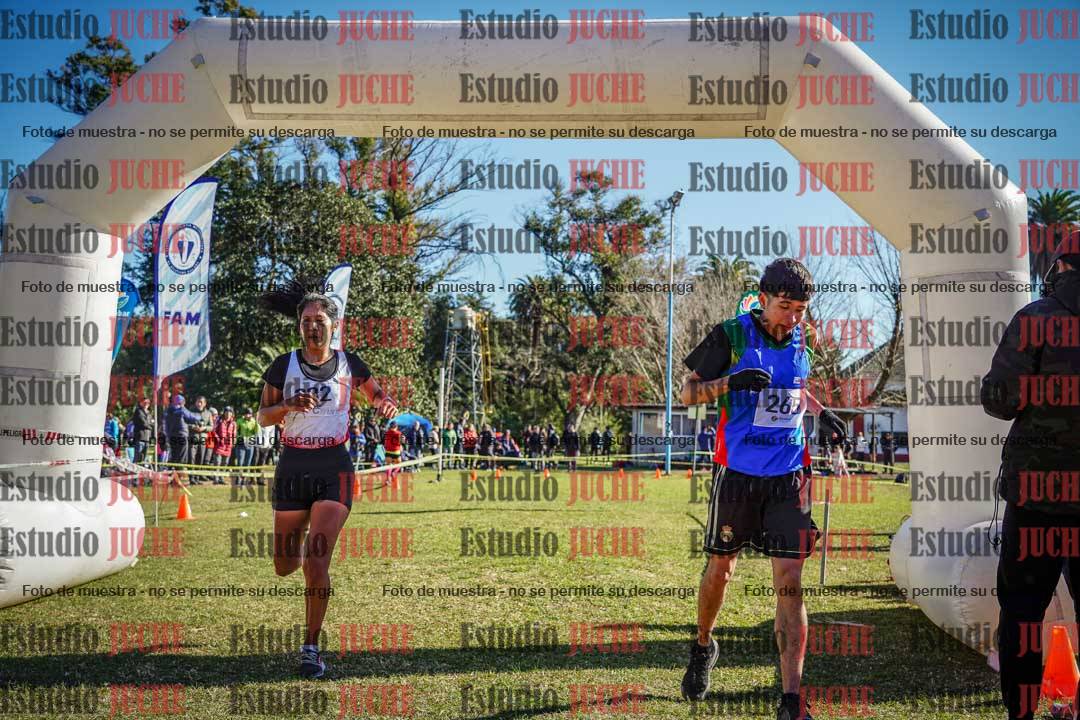 Fotos de la llegada del cross de 6000 m