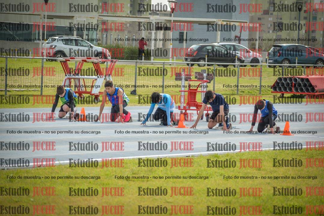 Fotos de los 80 m llanos de varones