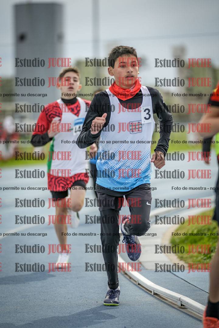 Fotos de los 800 m llanos de varones - U14