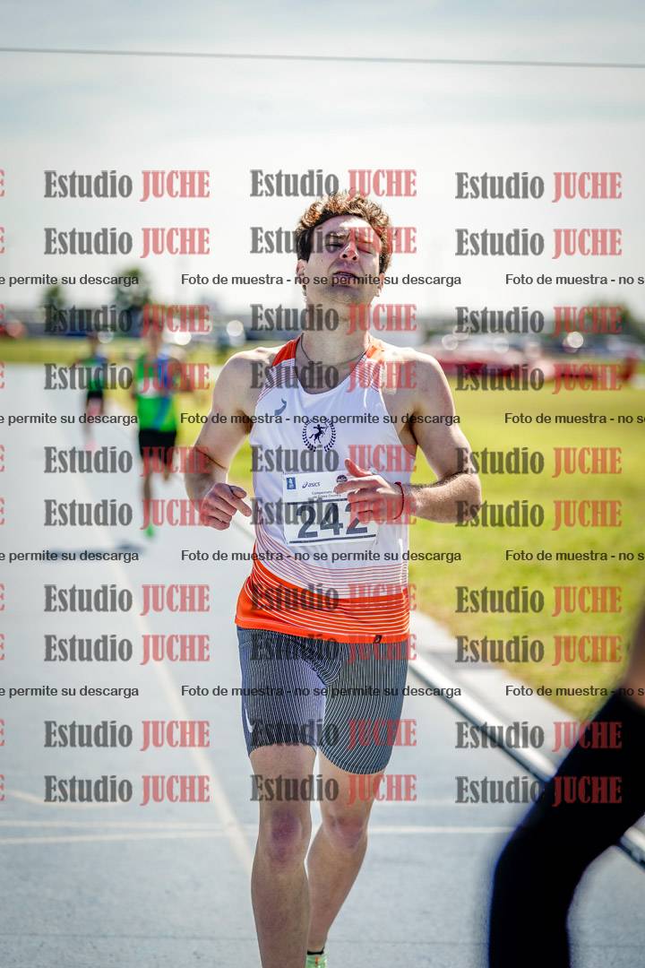 Fotos de los 800 m llanos de varones
