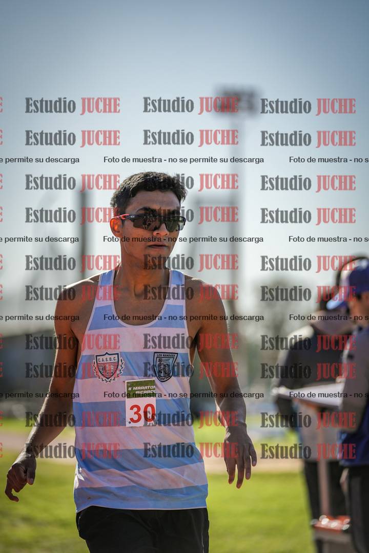 Fotos de los 800 m llanos de varones
