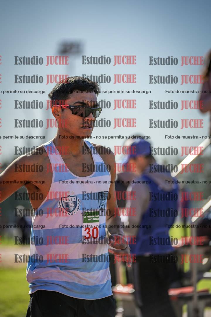 Fotos de los 800 m llanos de varones