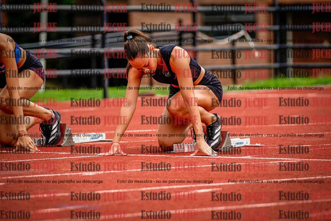Fotos de los 100 m con vallas de mujeres