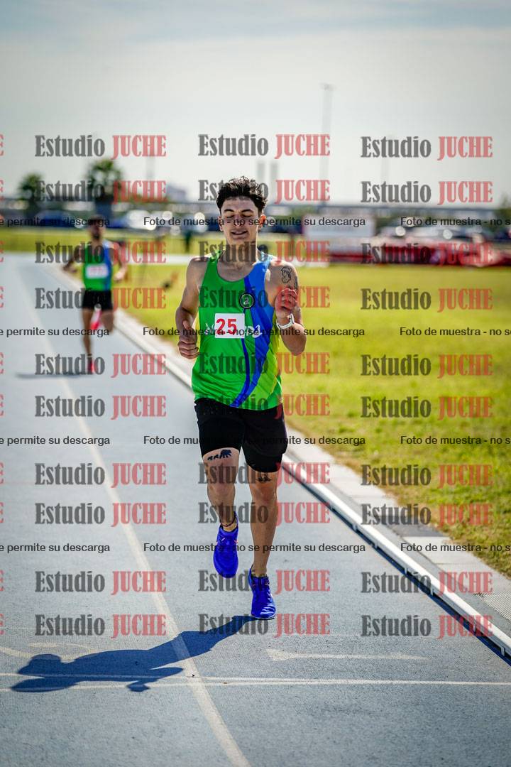 Fotos de los 800 m llanos de varones