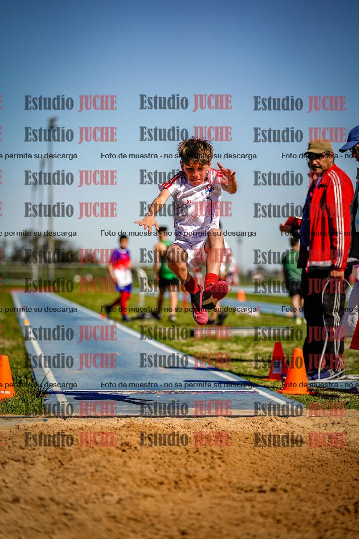 Fotos del salto en largo de varones - U15