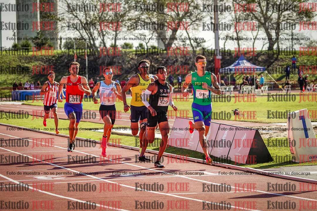 Fotos de los 800 m llanos de varones