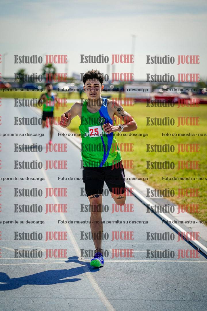 Fotos de los 800 m llanos de varones