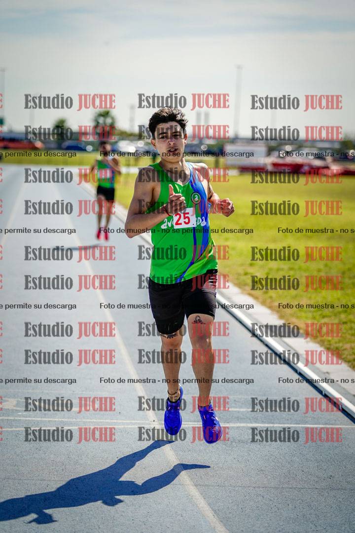Fotos de los 800 m llanos de varones