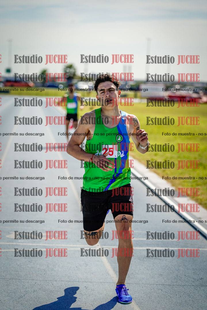 Fotos de los 800 m llanos de varones