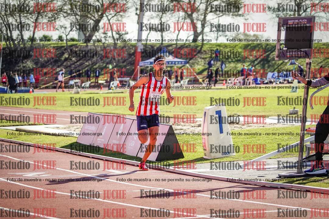 Fotos de los 800 m llanos de varones
