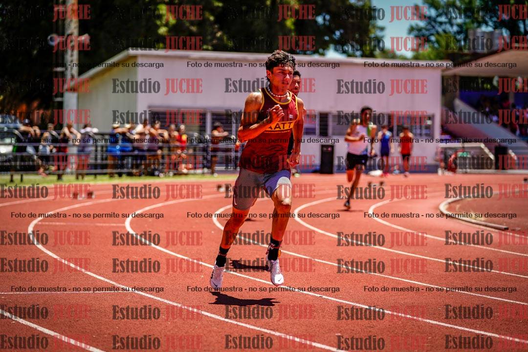 Fotos de los 400 m con vallas de varones