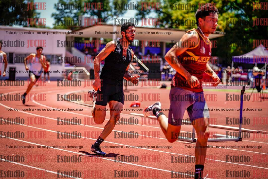 Fotos de los 400 m con vallas de varones