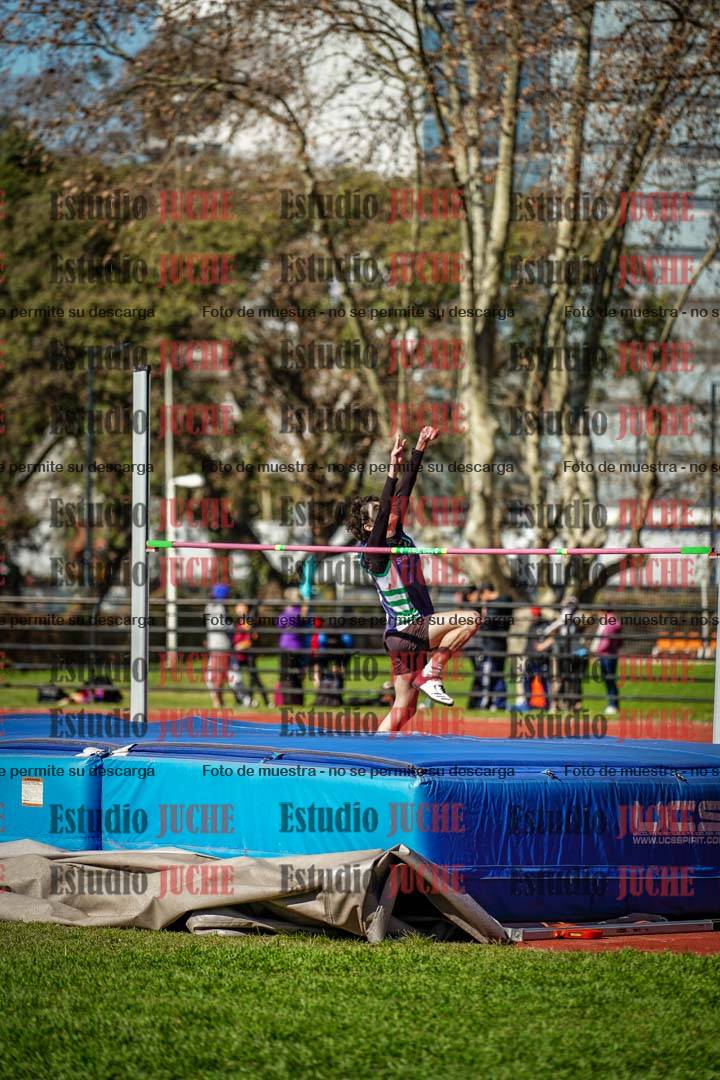 Fotos del salto en alto - todos los grupos