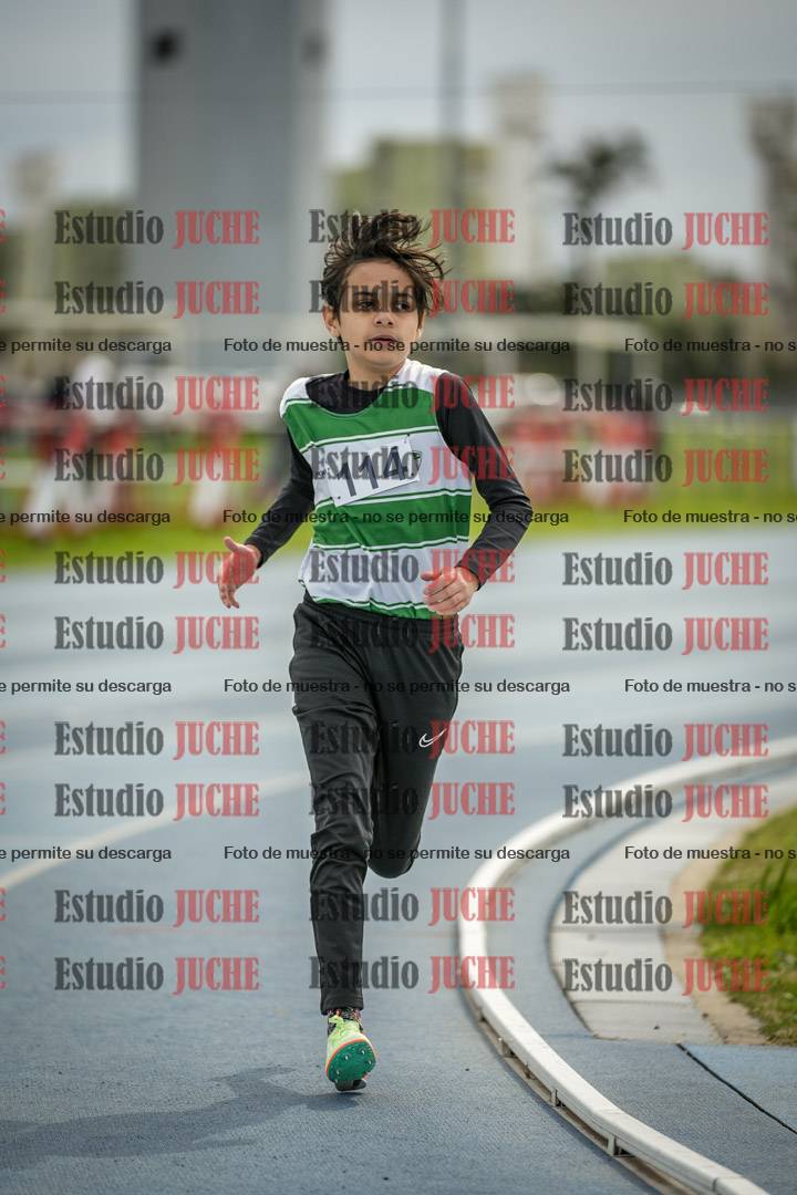 Fotos de los 800 m llanos de varones - U14
