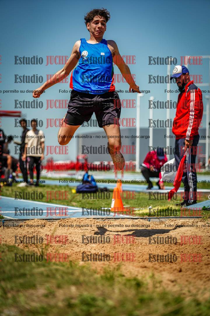 Fotos del salto en largo de varones - invitados