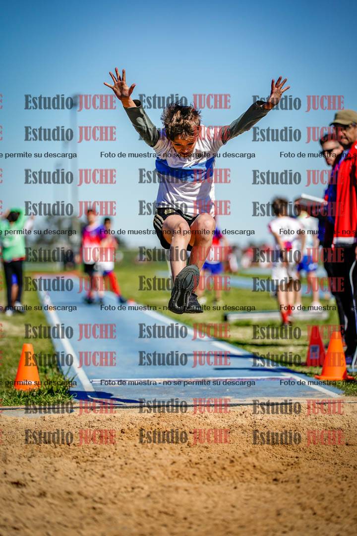 Fotos del salto en largo de varones - U15