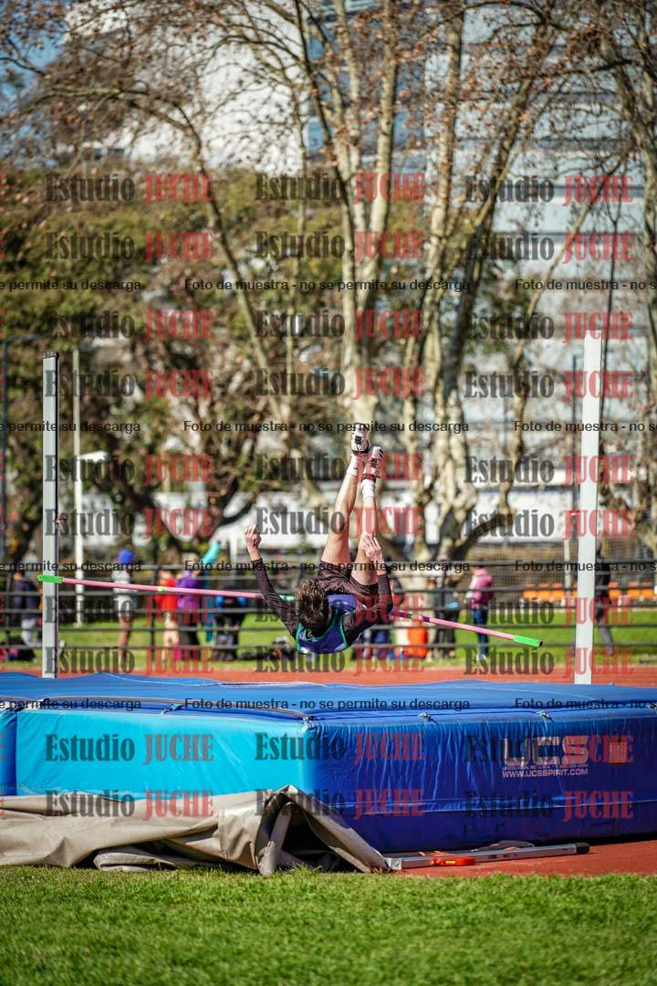 Fotos del salto en alto - todos los grupos