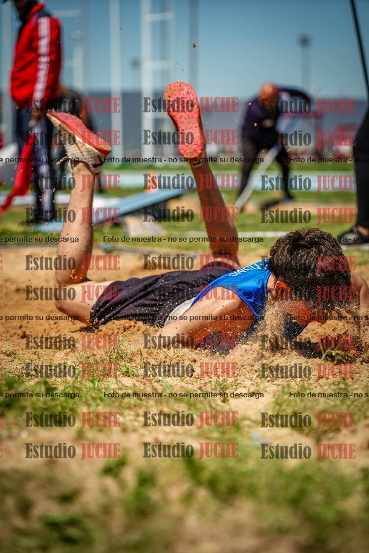 Fotos del salto en largo de varones - invitados