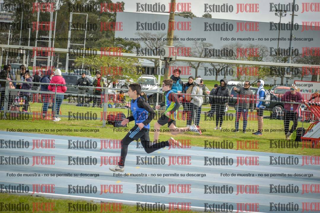 Fotos de los 80 m llanos de varones