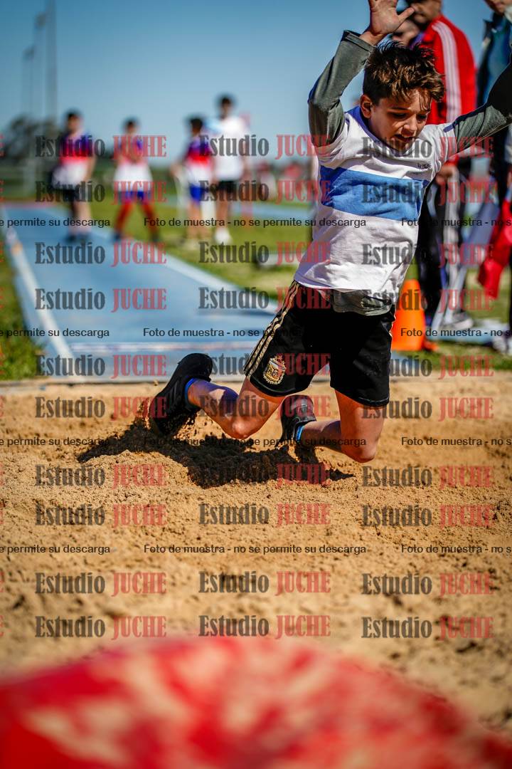 Fotos del salto en largo de varones - U15
