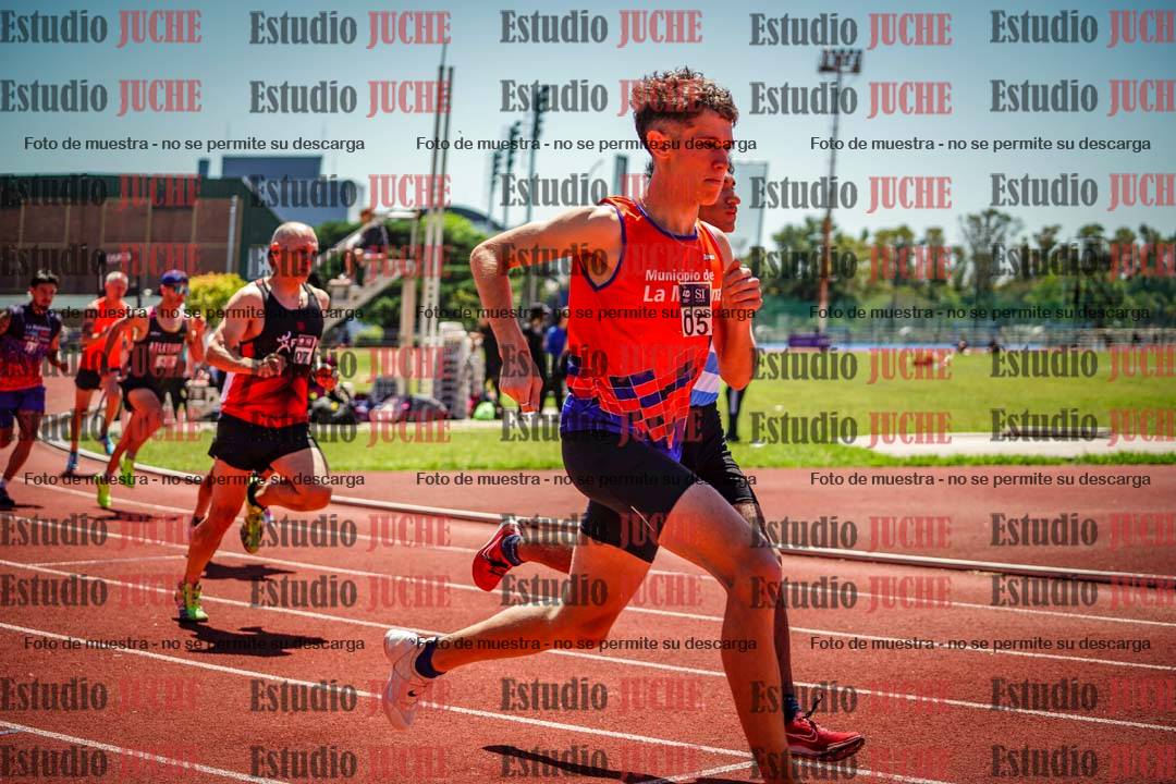 Fotos de los 800 m llanos de varones