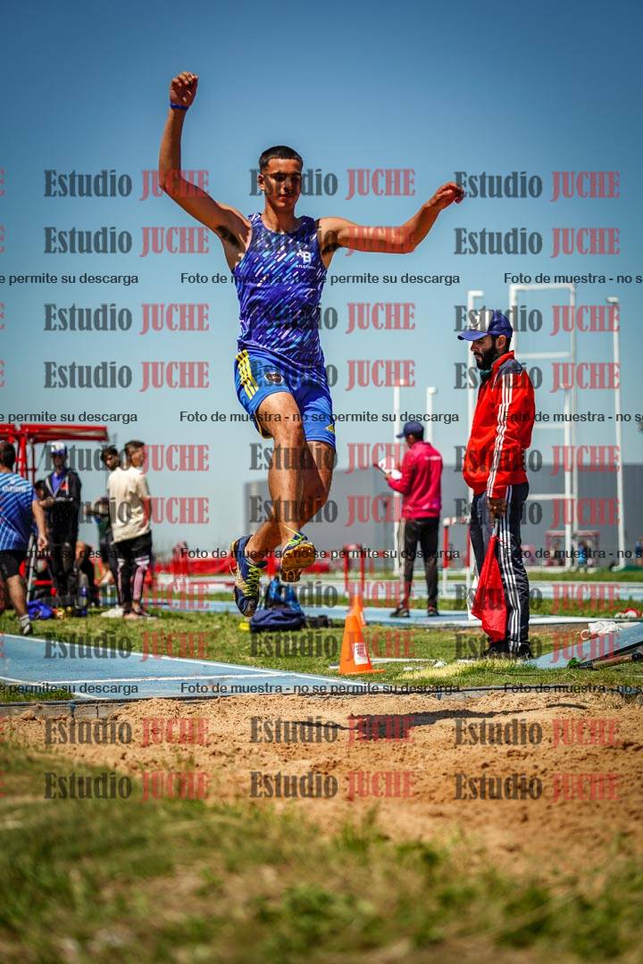 Fotos del salto en largo de varones - invitados