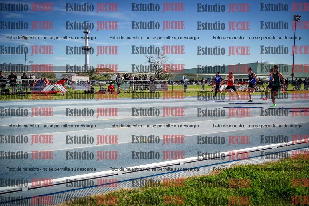 Fotos de los 100 m llanos de varones