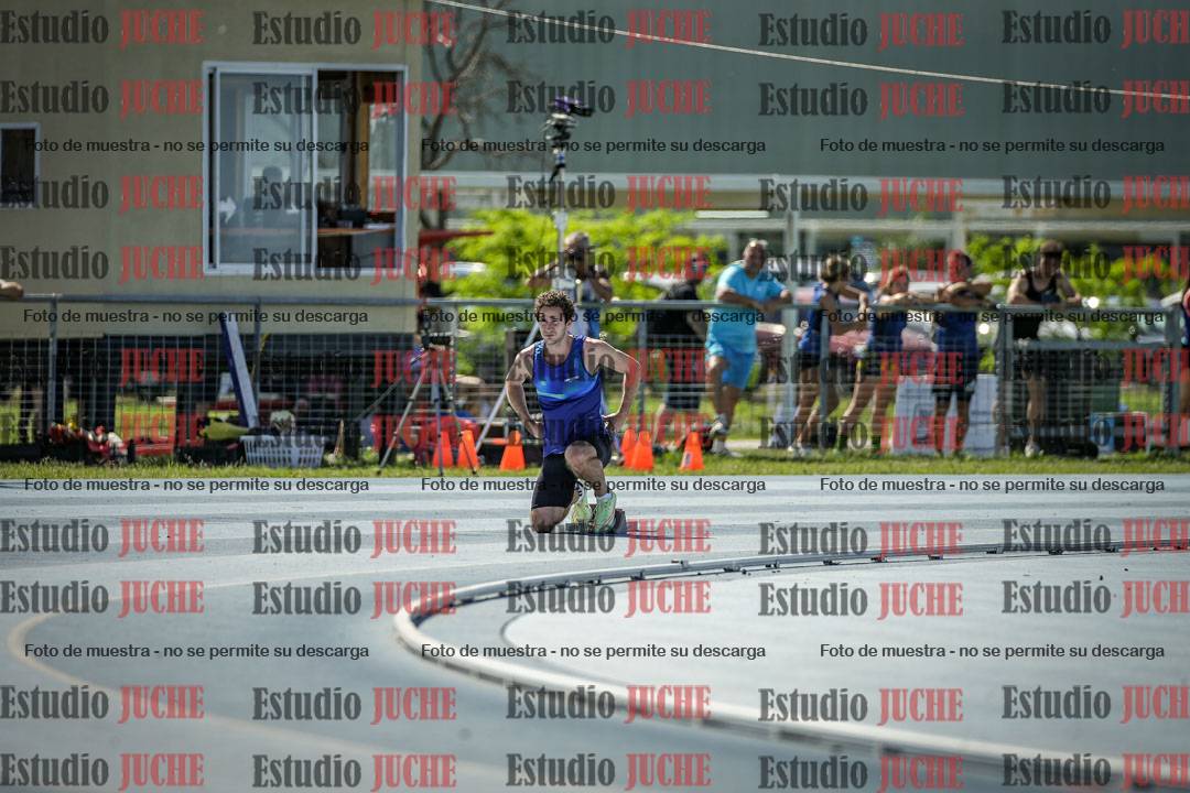 Fotos de los 400 m llanos de varones