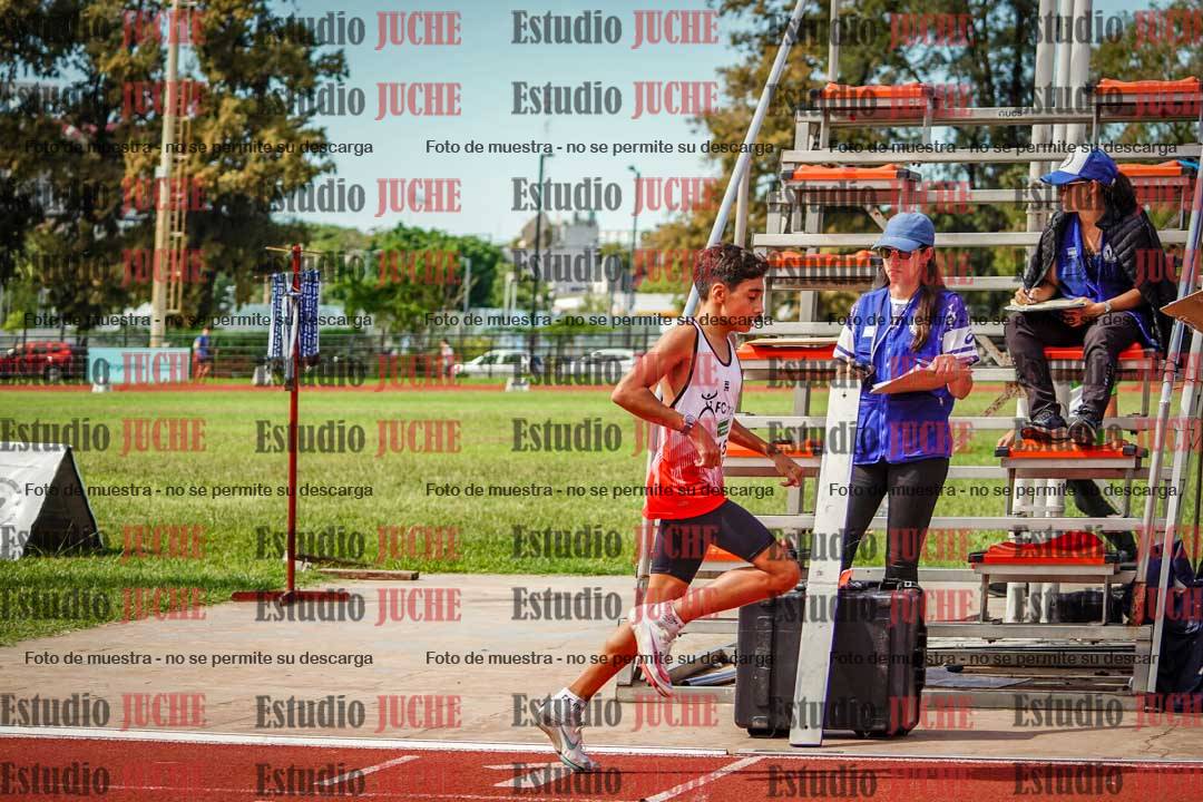 Fotos de los 600 m llanos de varones