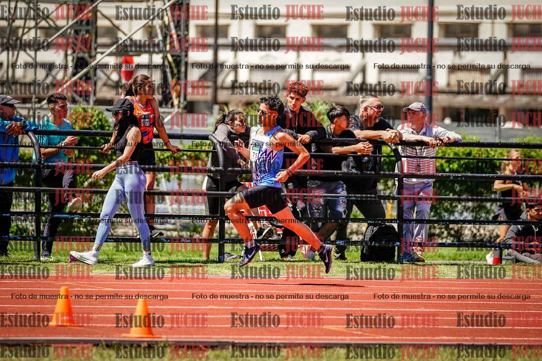 Fotos de los 800 m llanos de varones