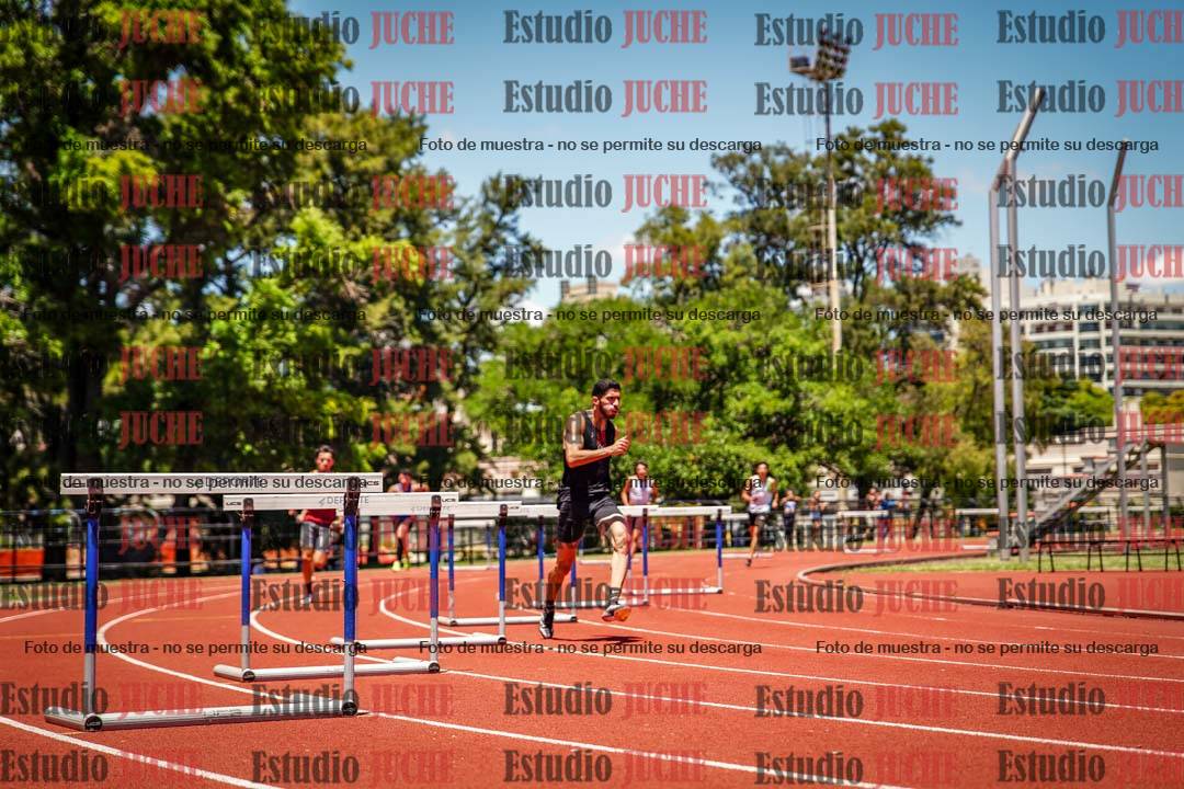 Fotos de los 400 m con vallas de varones