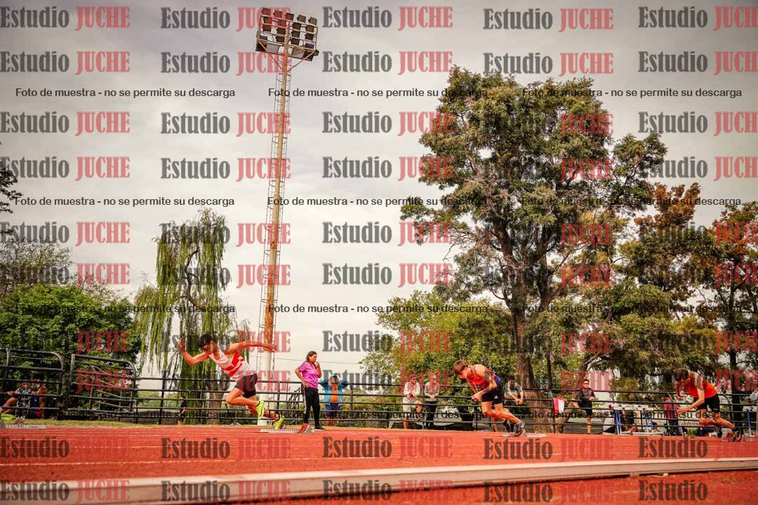 Fotos de los 200 m llanos de varones