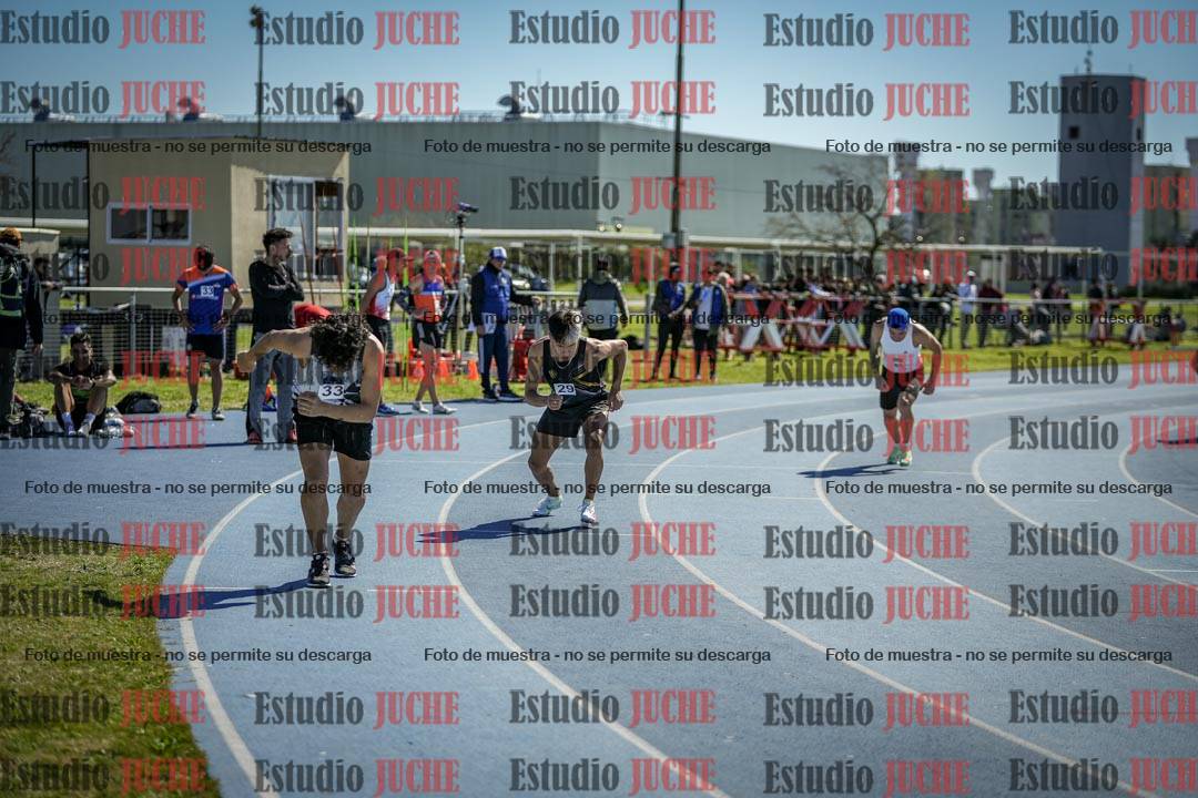 Fotos de los 800 m llanos de varones