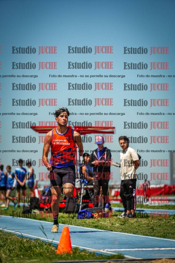 Fotos del salto en largo de varones - invitados