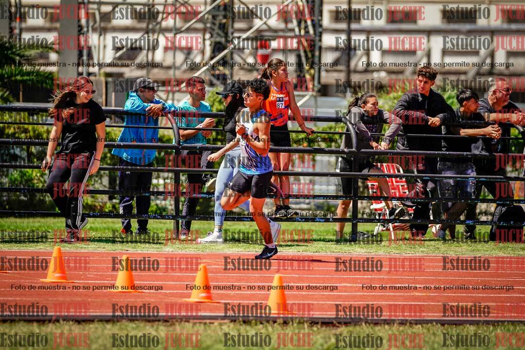 Fotos de los 800 m llanos de varones