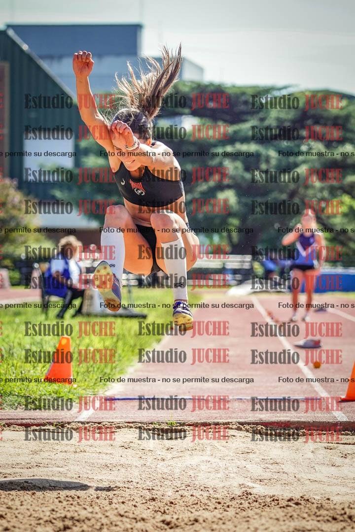 Fotos del salto en largo de mujeres