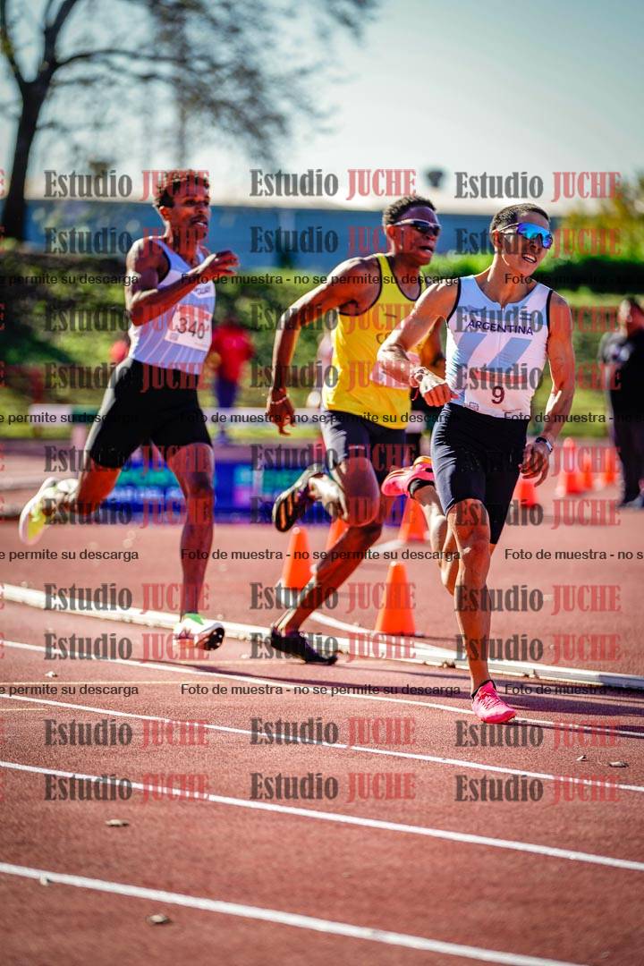 Fotos de los 800 m llanos de varones