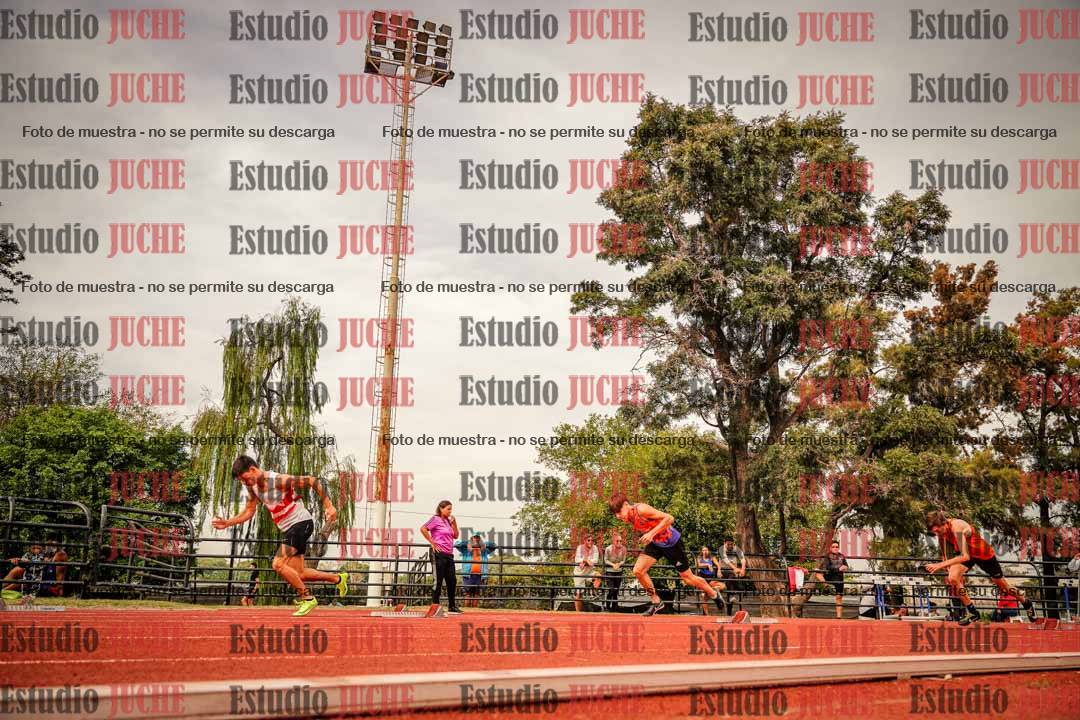 Fotos de los 200 m llanos de varones