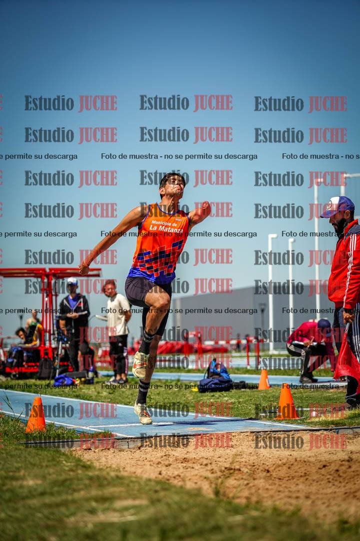 Fotos del salto en largo de varones - invitados