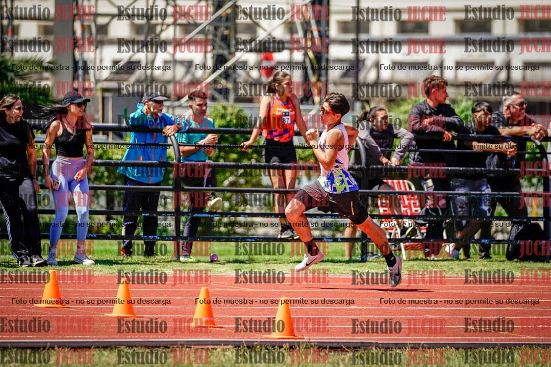 Fotos de los 800 m llanos de varones