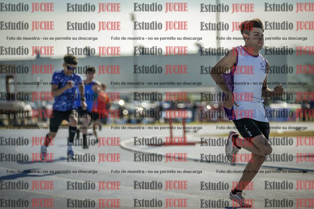 Fotos de los 400 m llanos de varones