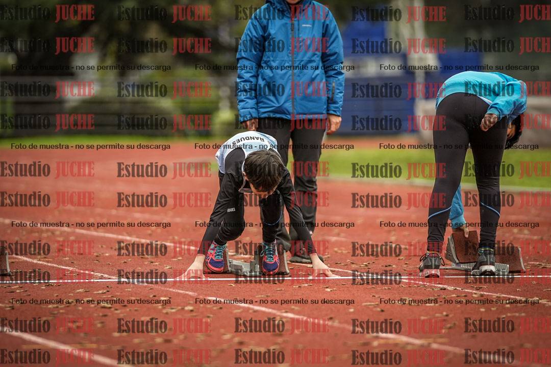 Fotos de los 50 m llanos de varones